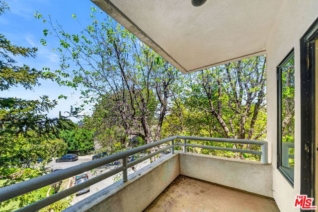 15656 Crownridge Place, Sherman Oaks, CA 91403
