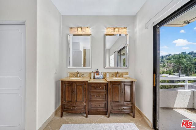 15656 Crownridge Place, Sherman Oaks, CA 91403