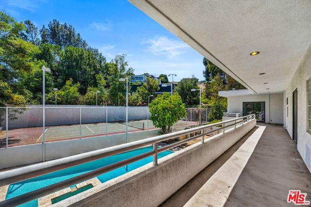15656 Crownridge Place, Sherman Oaks, CA 91403