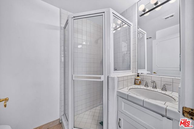 15656 Crownridge Place, Sherman Oaks, CA 91403