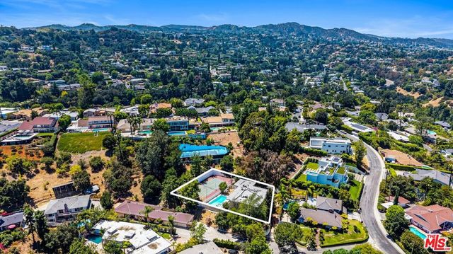 15656 Crownridge Place, Sherman Oaks, CA 91403