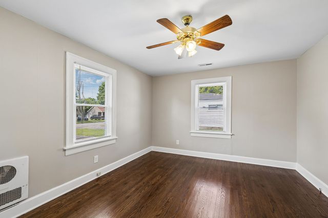 211 Rushwood Dr, Murfreesboro, TN 37130