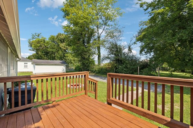 211 Rushwood Dr, Murfreesboro, TN 37130