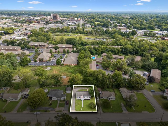 211 Rushwood Dr, Murfreesboro, TN 37130