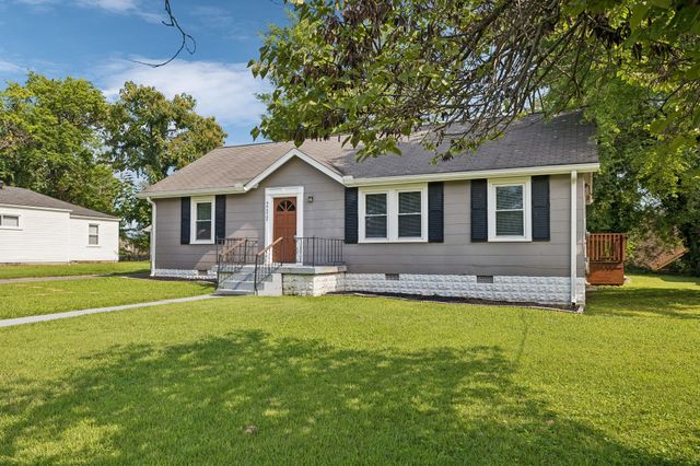 211 Rushwood Dr, Murfreesboro, TN 37130