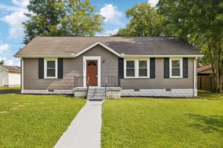 211 Rushwood Dr, Murfreesboro, TN 37130