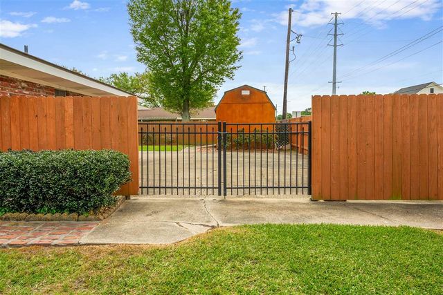 1411 Jefferson Drive, Lake Charles, LA 70605