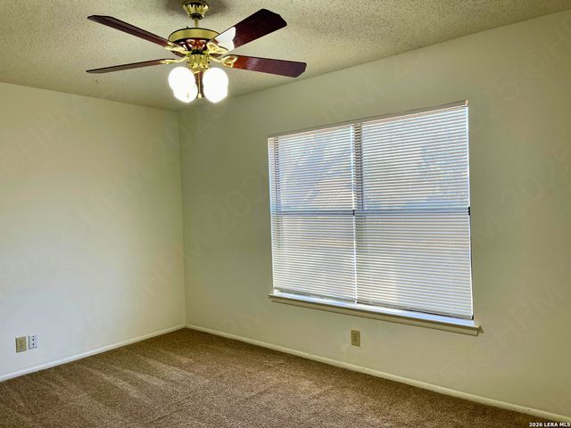 13215 LOST LAKE DR, San Antonio, TX 78249