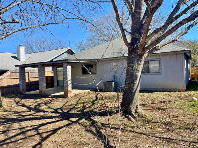 13215 LOST LAKE DR, San Antonio, TX 78249