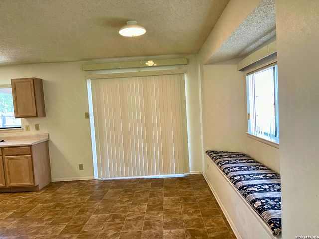 13215 LOST LAKE DR, San Antonio, TX 78249