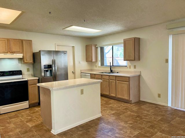 13215 LOST LAKE DR, San Antonio, TX 78249