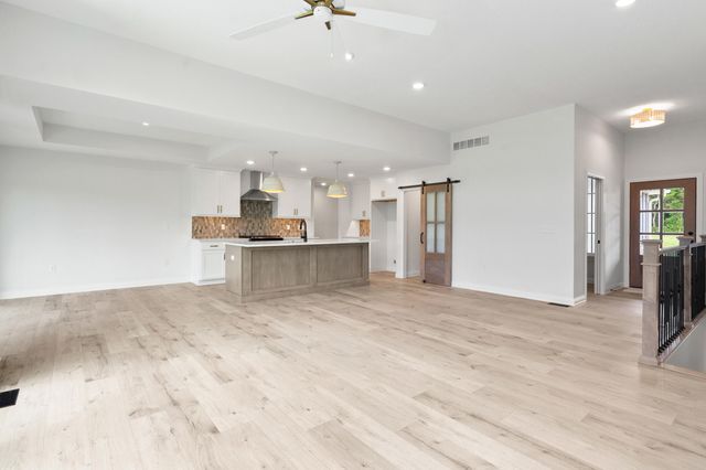 4415 VECCHI LN, Columbia, MO 65203