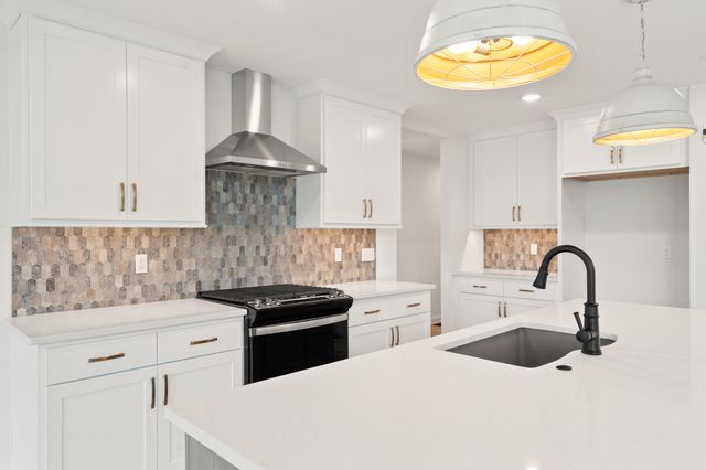 4415 VECCHI LN, Columbia, MO 65203