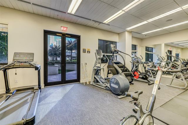 999 SW 1st Ave 1916, Miami, FL 33130