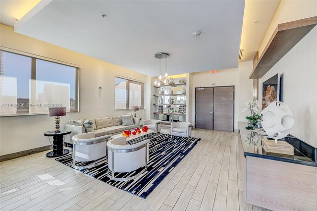 999 SW 1st Ave 1916, Miami, FL 33130