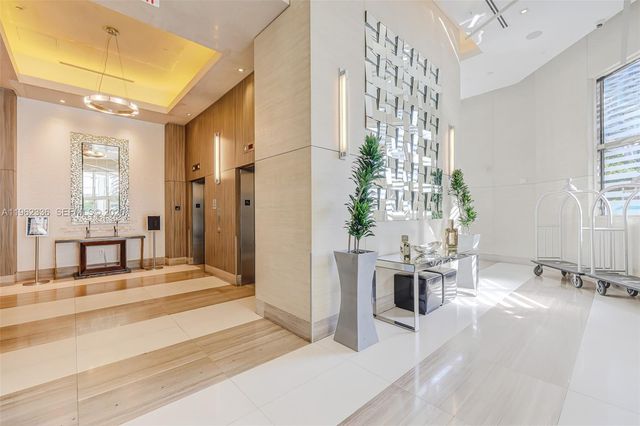 999 SW 1st Ave 1916, Miami, FL 33130