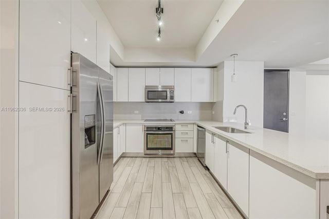 999 SW 1st Ave 1916, Miami, FL 33130