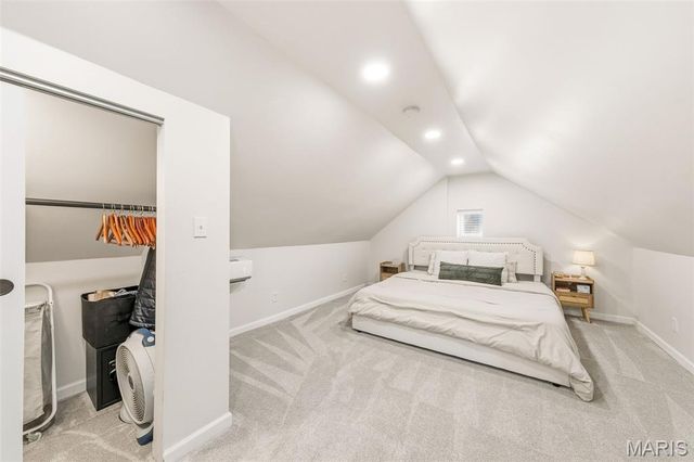 5730 Pernod Avenue, St Louis, MO 63139