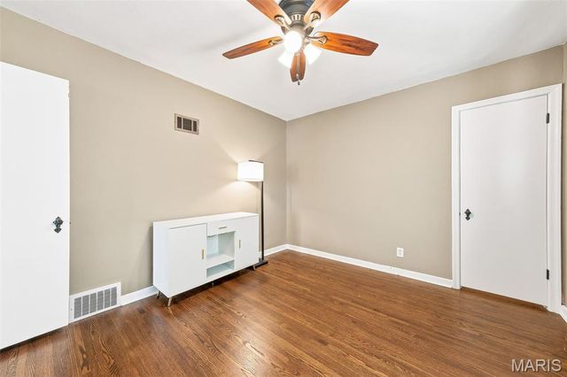 5730 Pernod Avenue, St Louis, MO 63139