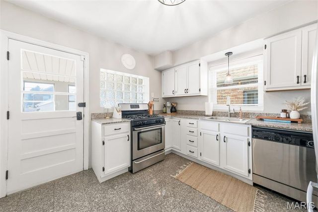 5730 Pernod Avenue, St Louis, MO 63139