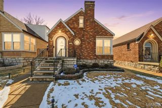 5730 Pernod Avenue, St Louis, MO 63139