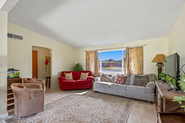 4620 SKYLARK Way, El Paso, TX 79922