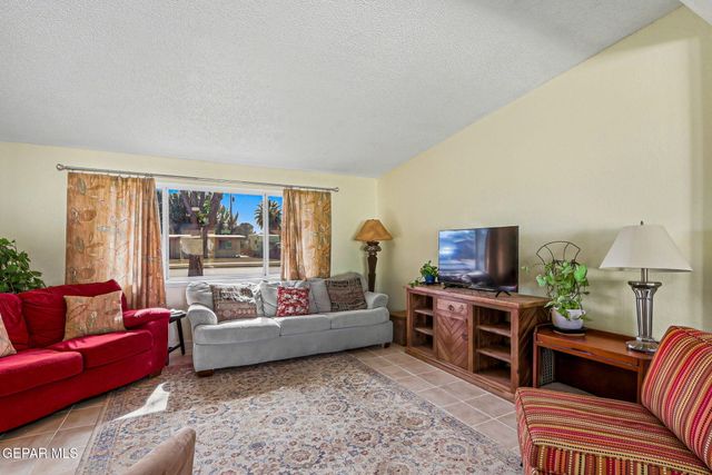 4620 SKYLARK Way, El Paso, TX 79922