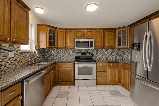 230 W Skylark Street, Gardner, KS 66030