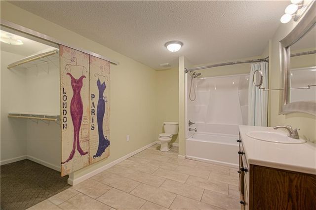 230 W Skylark Street, Gardner, KS 66030