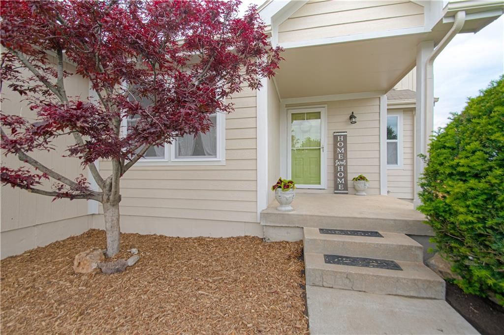230 W Skylark Street, Gardner, KS 66030