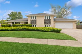 885 W Army Trail Boulevard, Addison, IL 60101