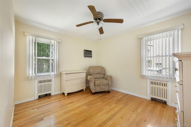 95 Laurel Road, Lindenhurst, NY 11757