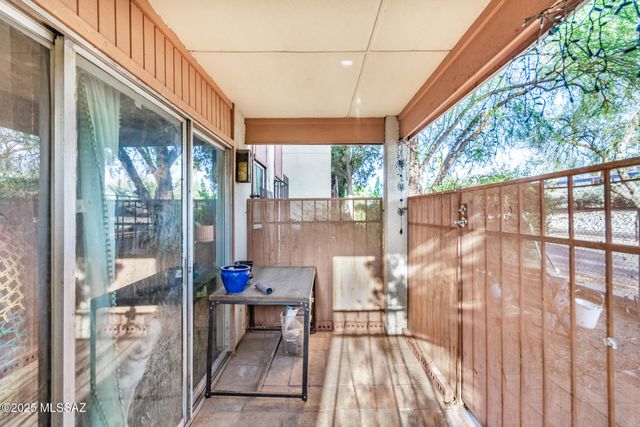 1600 N Wilmot Rd Unit 160, Tucson, AZ 85712