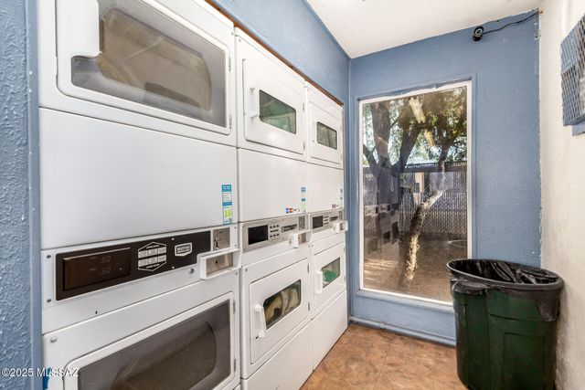 1600 N Wilmot Rd Unit 160, Tucson, AZ 85712