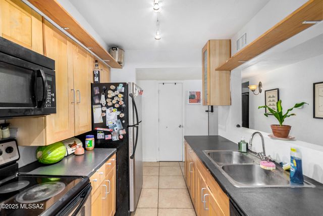 1600 N Wilmot Rd Unit 160, Tucson, AZ 85712