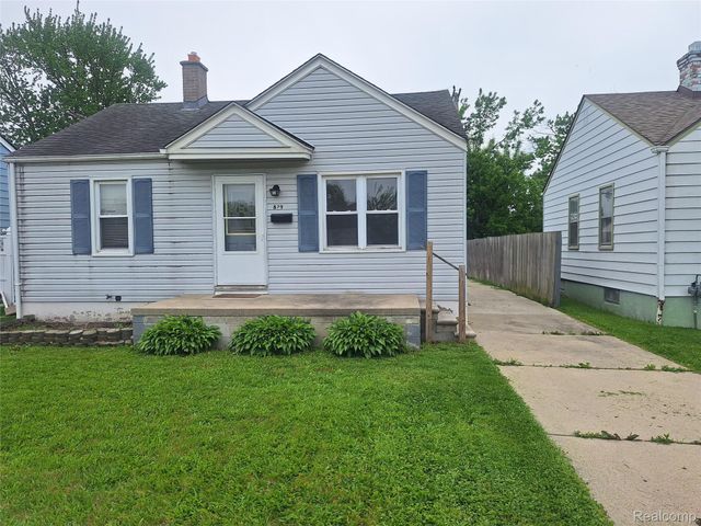 829 HUDSON Street, Wyandotte, MI 48192