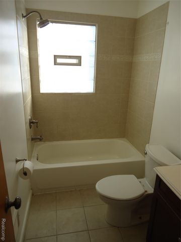 829 HUDSON Street, Wyandotte, MI 48192