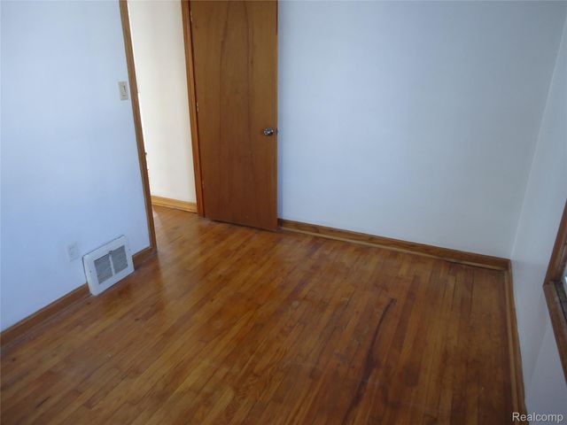 829 HUDSON Street, Wyandotte, MI 48192