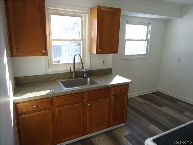 829 HUDSON Street, Wyandotte, MI 48192