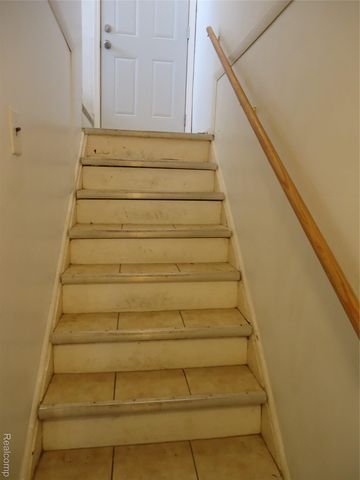 829 HUDSON Street, Wyandotte, MI 48192