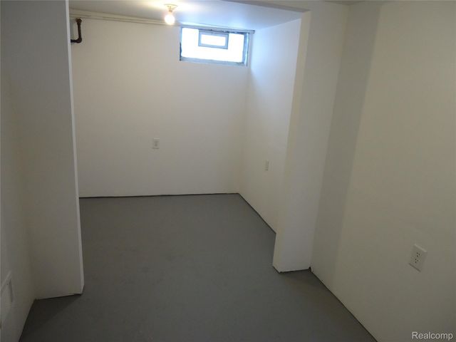 829 HUDSON Street, Wyandotte, MI 48192