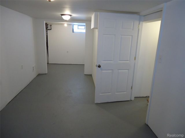 829 HUDSON Street, Wyandotte, MI 48192