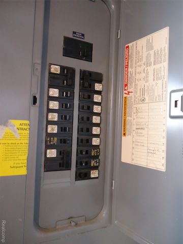 829 HUDSON Street, Wyandotte, MI 48192