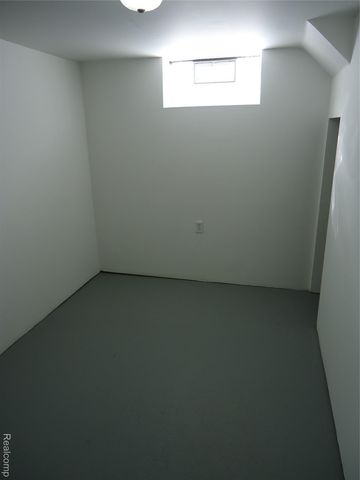 829 HUDSON Street, Wyandotte, MI 48192