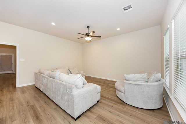 356 Bourgeois St, Brusly, LA 70719