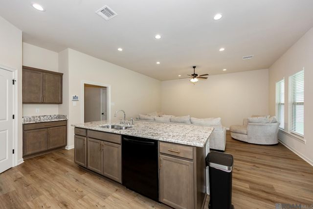356 Bourgeois St, Brusly, LA 70719