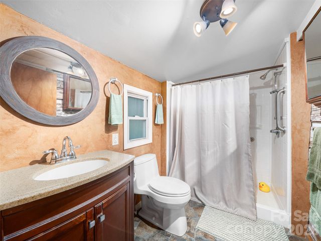 161 Moody Mountain Road, Burnsville, NC 28714