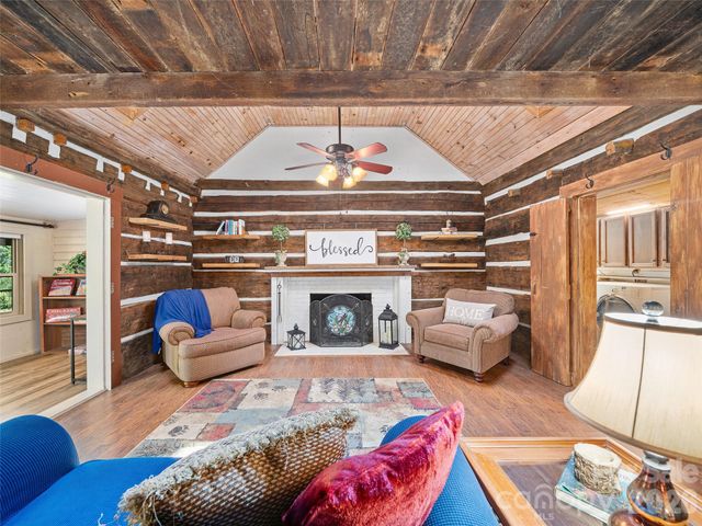 161 Moody Mountain Road, Burnsville, NC 28714