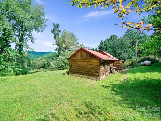 161 Moody Mountain Road, Burnsville, NC 28714