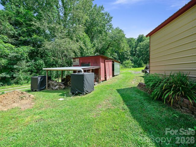 161 Moody Mountain Road, Burnsville, NC 28714